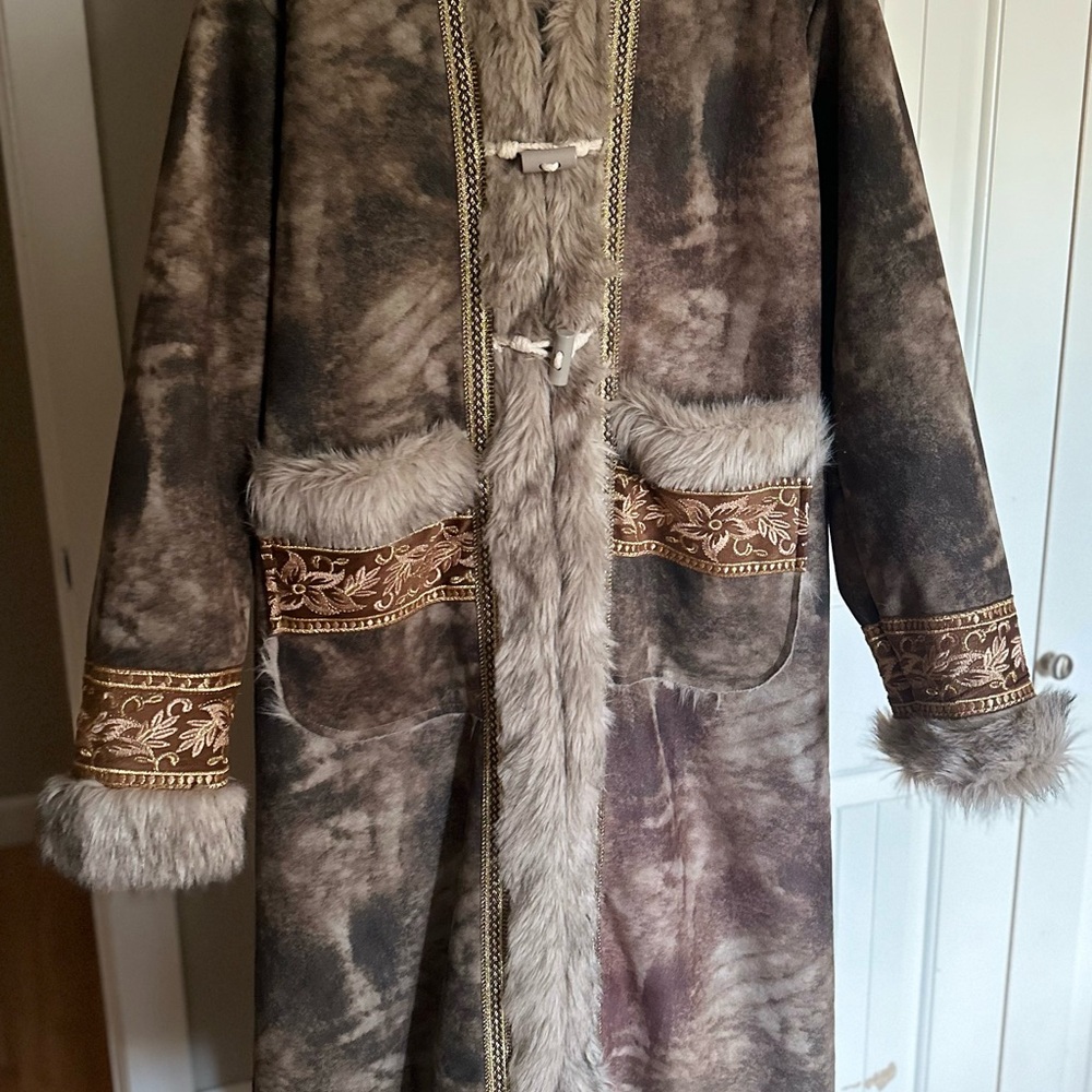 Elegant Faux Fur duffle Coat